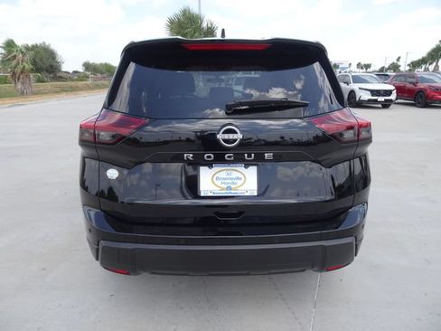 Used 2024 Nissan Rogue S FWD image 5