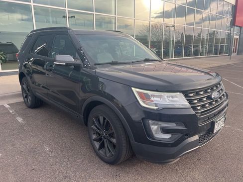 Used 2017 Ford Explorer XLT w/ Equipment Group 202A image 2