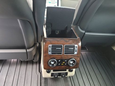 Used 2020 Land Rover Range Rover Long Wheelbase HSE image 11