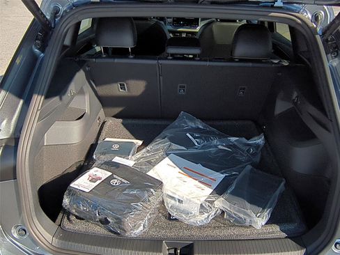 New 2026 Volkswagen Tiguan SE R-Line image 21