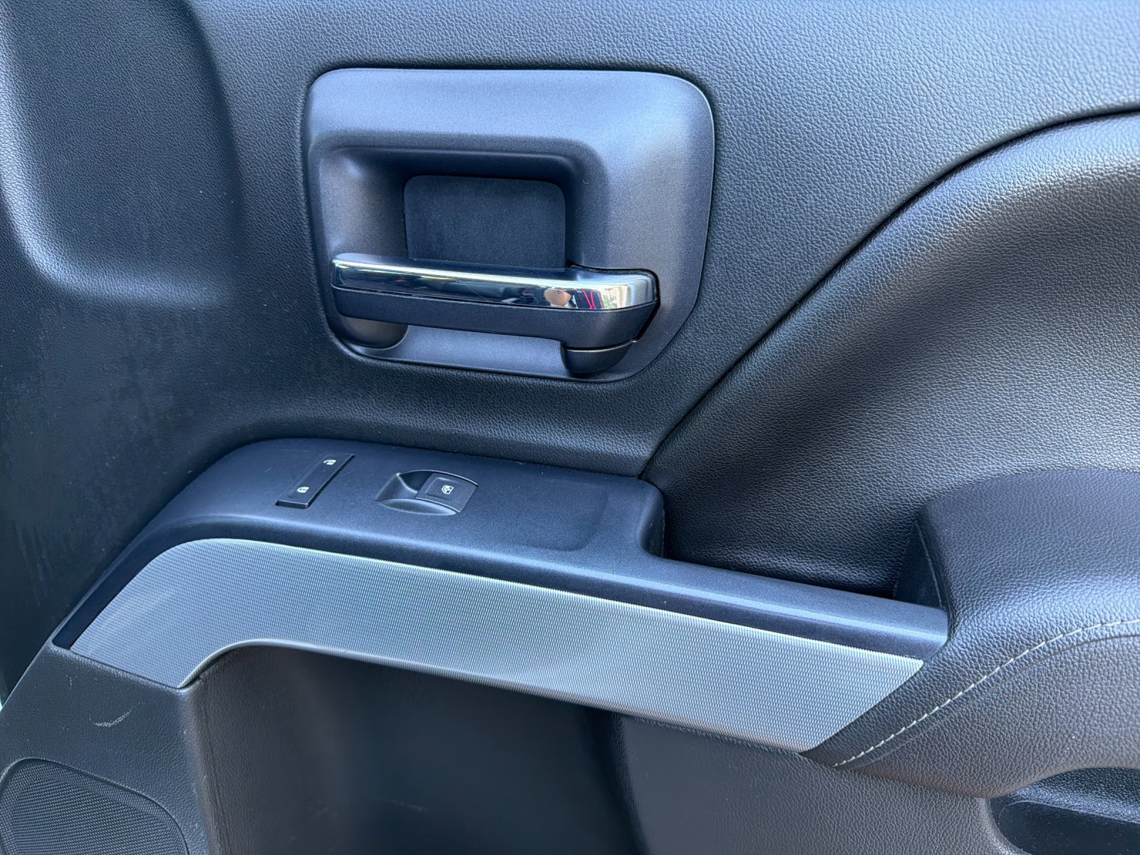 Used 2017 Chevrolet Silverado 1500 LT w/ All Star Edition AWD/4WD image 19