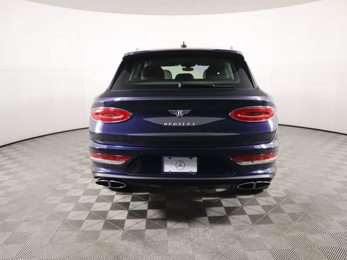 Used 2025 Bentley Bentayga V8 image 6