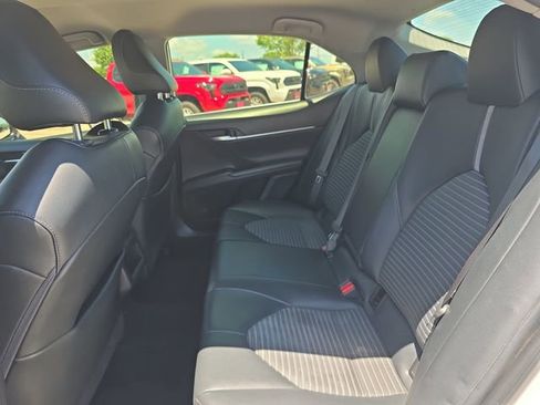 Used 2022 Toyota Camry SE FWD image 14
