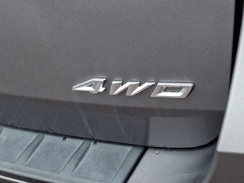 Used 2022 Ford Explorer XLT w/ Equipment Group 202A AWD/4WD image 35
