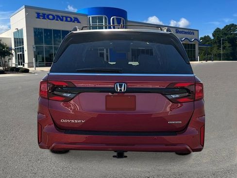 New 2026 Honda Odyssey Touring image 4