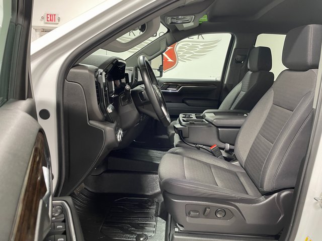 Used 2024 GMC Sierra 1500 Elevation w/ LPO, Elevation Black Package AWD/4WD image 11