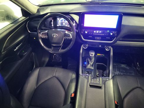Certified 2024 Toyota Grand Highlander XLE image 16
