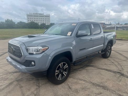 Used 2019 Toyota Tacoma TRD Sport w/ Technology Package RWD image 1