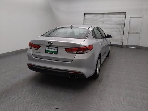 Used 2018 Kia Optima LX FWD image 7