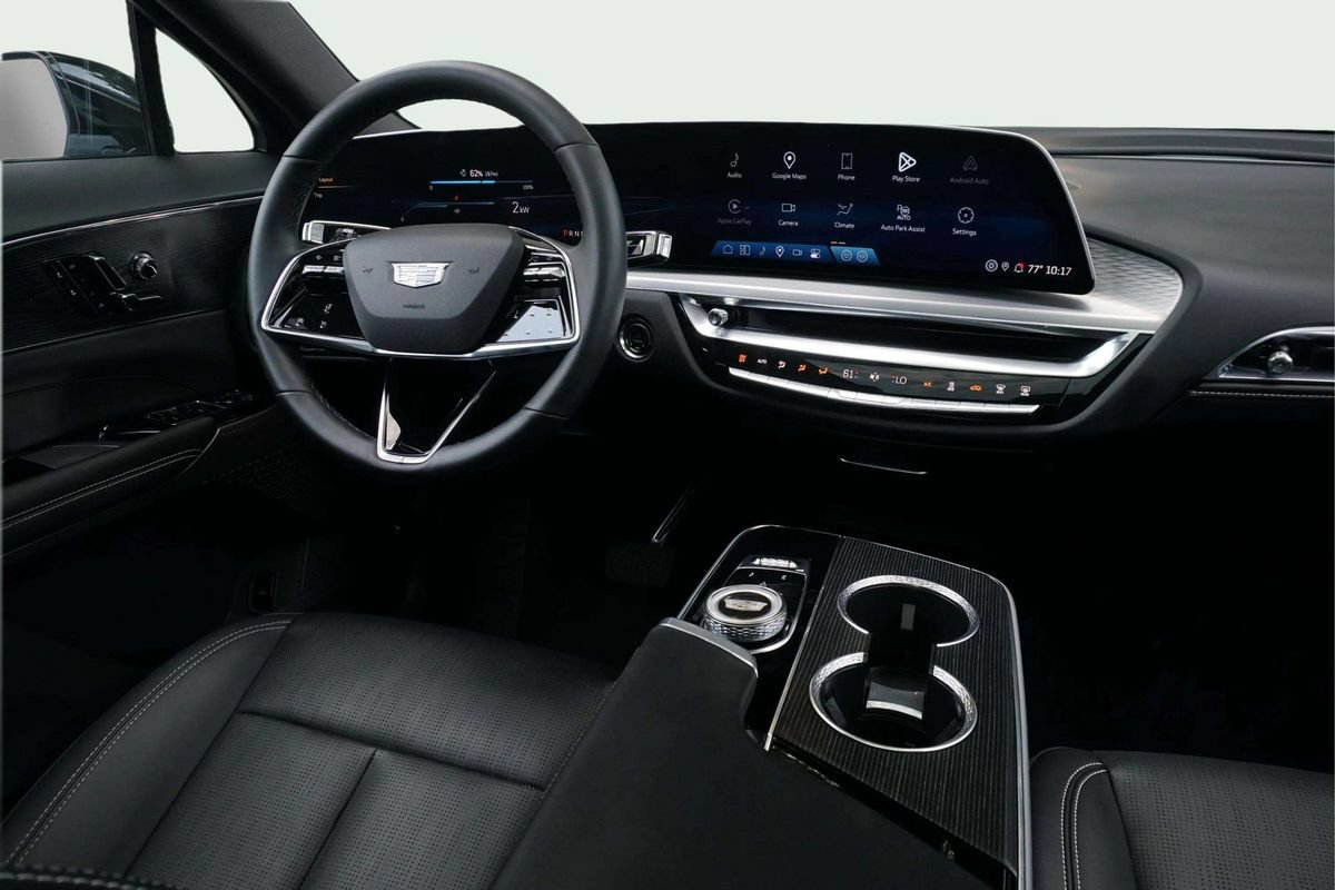 Used 2024 Cadillac Lyriq Luxury RWD image 25