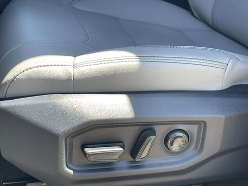 New 2026 Toyota Tundra Limited AWD/4WD image 17