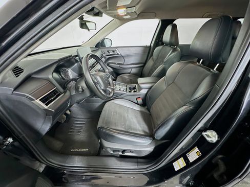 Used 2024 Mitsubishi Outlander SE FWD image 13