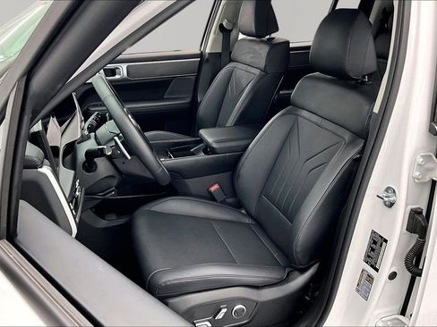 Used 2026 Hyundai Santa Fe SEL FWD image 25