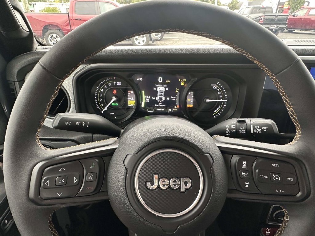 Used 2024 Jeep Wrangler Unlimited AWD/4WD image 24