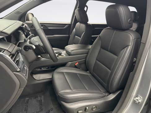Used 2024 GMC Acadia Elevation w/ Super Cruise Package AWD/4WD image 11