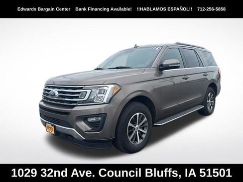 Used 2018 Ford Expedition XLT w/ Equipment Group 202A AWD/4WD image 3