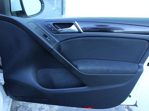 Used 2011 Volkswagen GTI 4-Door image 19