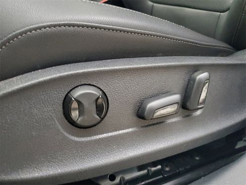 Used 2020 Volkswagen Passat 2.0T R-Line image 16