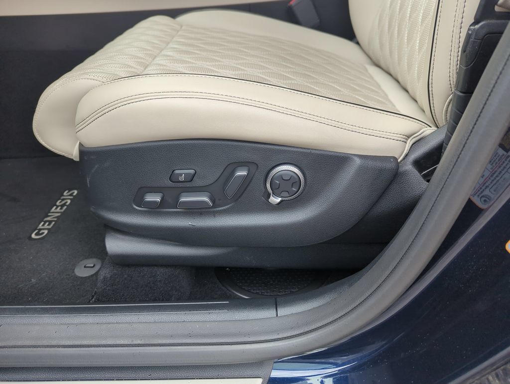 Used 2023 Genesis GV70 3.5T Sport w/ Sport Prestige Package AWD/4WD image 13