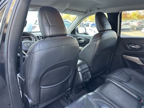 Used 2018 Jeep Cherokee Limited w/ Technology Group image 13