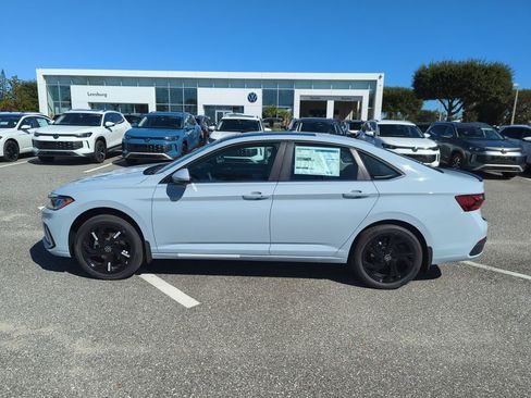 New 2026 Volkswagen Jetta SE image 9