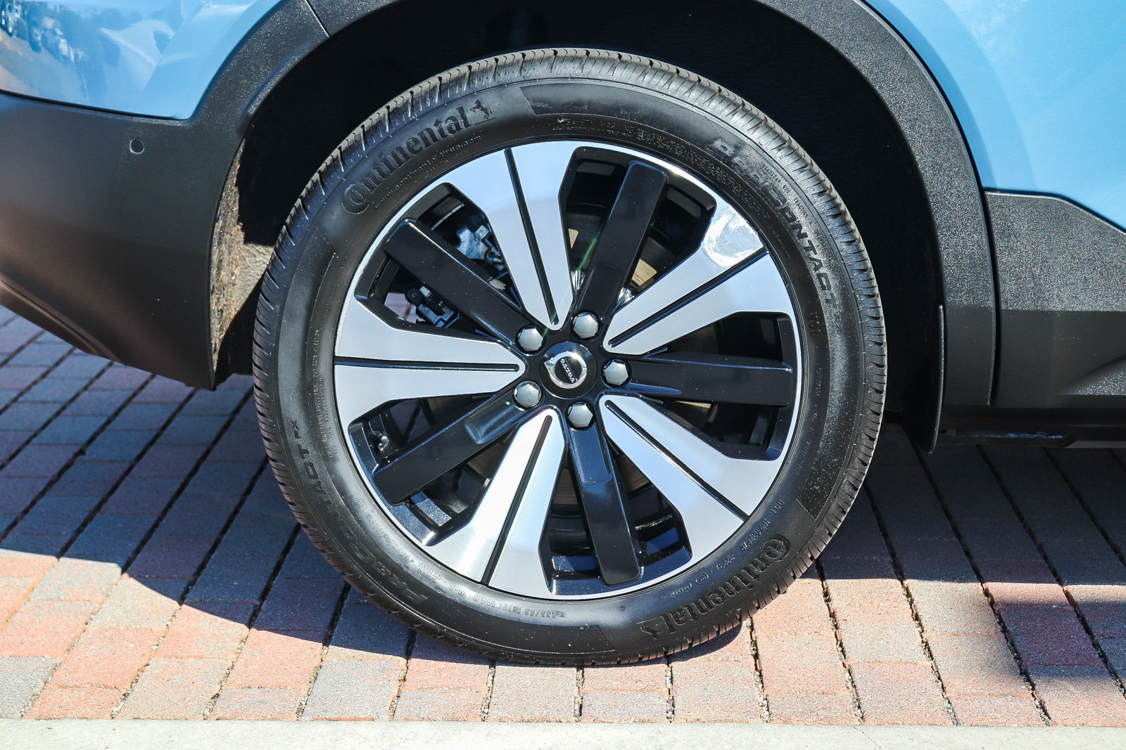 Used 2023 Volvo XC40 Recharge Plus w/ Protection Package Premier AWD/4WD image 10