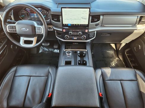 Used 2024 Ford Expedition Max XLT image 27