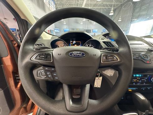 Used 2017 Ford Escape SE AWD/4WD image 16