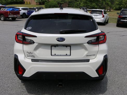 Used 2024 Subaru Crosstrek 2.0i Premium AWD/4WD image 4