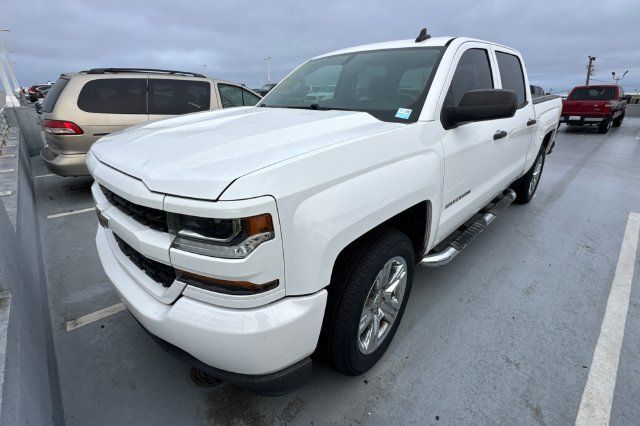 Used 2018 Chevrolet Silverado 1500 Custom w/ Custom Value Package RWD image 1