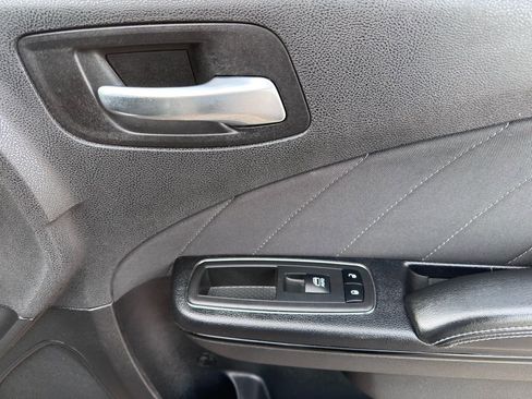 Used 2019 Dodge Charger R/T w/ Blacktop Package image 29