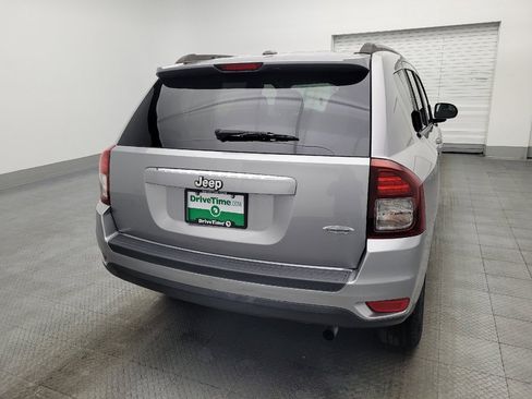 Used 2017 Jeep Compass Latitude image 7