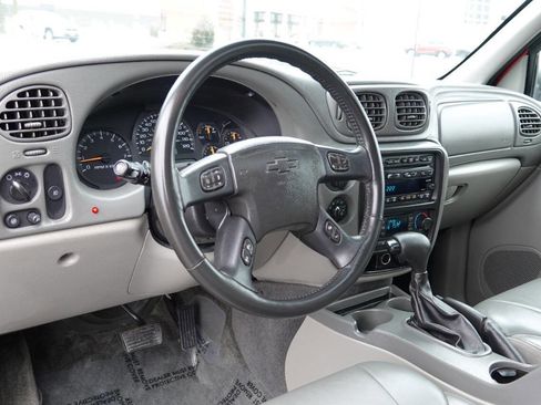 Used 2002 Chevrolet TrailBlazer LT w/ Preferred Equipment Group AWD/4WD image 60