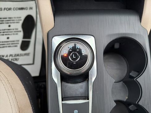 Certified 2020 Ford Escape SE image 32