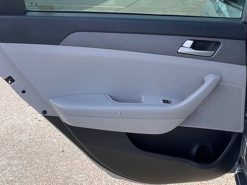 Used 2017 Hyundai Sonata SE FWD image 29