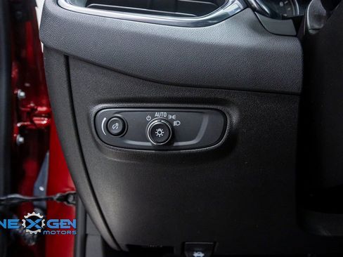Used 2024 Chevrolet Equinox LT FWD image 13