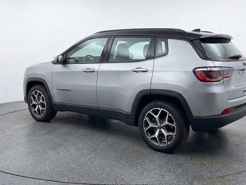 Used 2025 Jeep Compass Limited AWD/4WD image 5