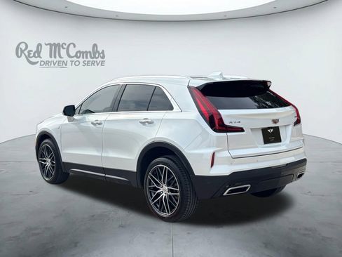 Used 2024 Cadillac XT4 Premium Luxury image 3