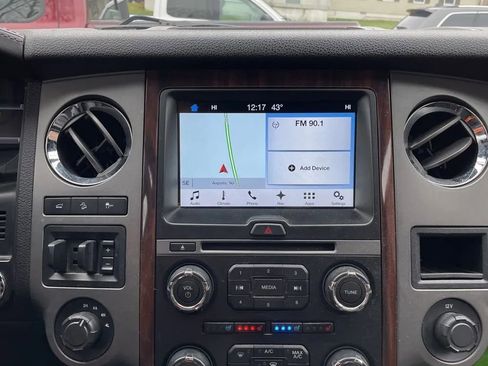 Used 2017 Ford Expedition Platinum image 15