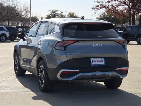 Used 2023 Kia Sportage LX image 6
