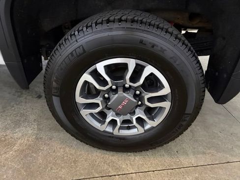 Used 2022 GMC Sierra 2500 AT4 w/ Gooseneck/5TH Wheel Package AWD/4WD image 10