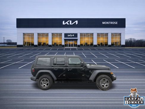 Used 2021 Jeep Wrangler Unlimited Sport AWD/4WD image 4