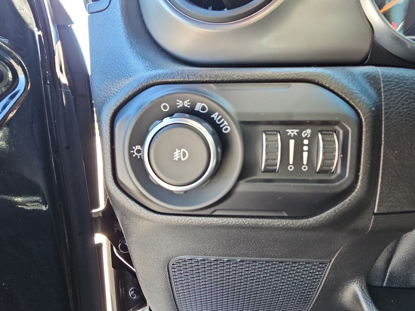 Used 2021 Jeep Wrangler Unlimited Sport AWD/4WD image 32