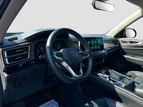 Used 2024 Volkswagen Atlas SEL AWD/4WD image 9