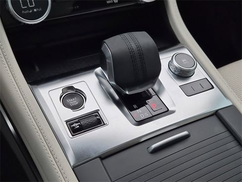 Used 2025 Jaguar F-PACE R-Dynamic S image 31