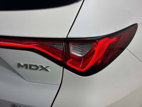 Used 2022 Acura MDX SH-AWD w/ Advance Package image 17