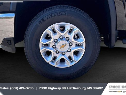 New 2026 Chevrolet Silverado 3500 LTZ w/ LTZ Convenience Package AWD/4WD image 8