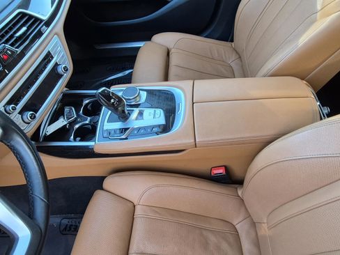 Used 2020 BMW 745e xDrive AWD/4WD image 20