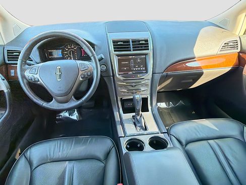 Used 2014 Lincoln MKX Base w/ Equipment Group 101A image 17