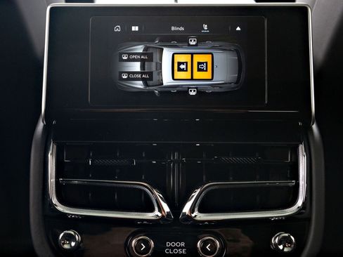 Used 2024 Bentley Bentayga Extended Wheelbase image 58